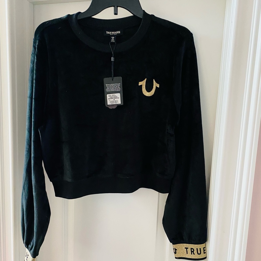 NEW TRUE RELIGION!! Black Crop Pullover with Gold Logo. Size Medium